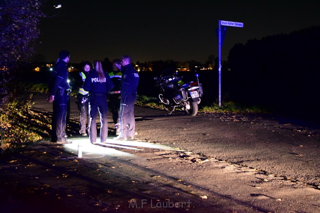 Person angefahren Fahrer fluechtig Koeln Rath Brueck Rather Steinweg P11.JPG - Miklos Laubert